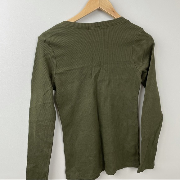 NWOT Ribbed waffle long sleeve army green shirt - Picture 2 of 4